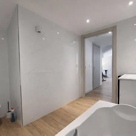 Fabuleux Duplex Au Coeur De Avec Terrasse Et Solarium Privatif דירה קאן